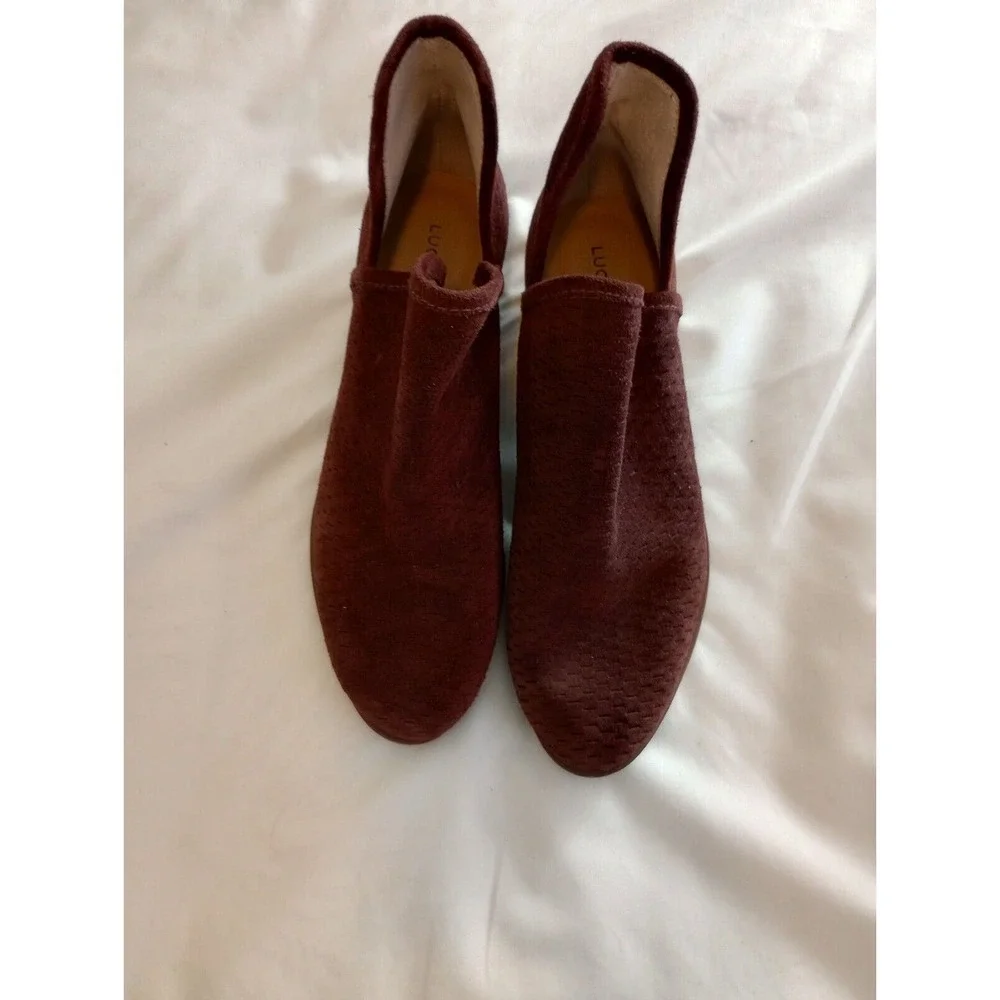 Lucky Brand step out